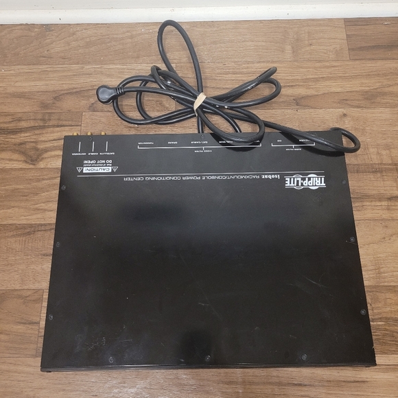 Tripp-Lite Isobar HT3100PC Rack Mount/Console Power Conditioning Center - Picture 6 of 9